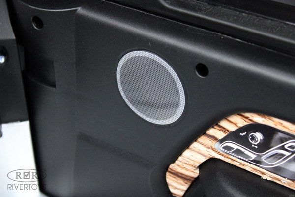 Изображение товара Детский автомобиль RiverToys Range Rover HSE 4WD / Y222YY (белый)