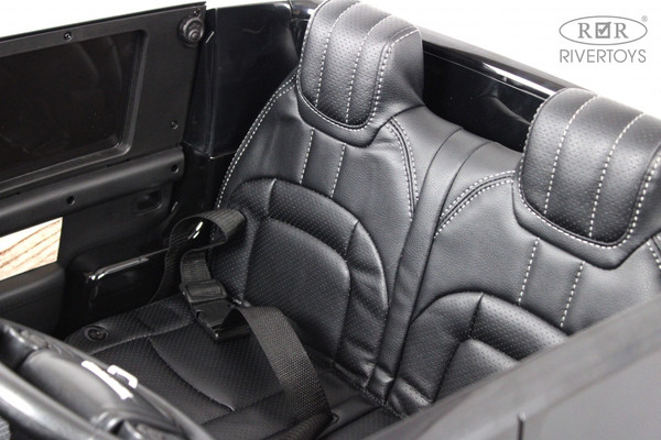 Изображение товара Детский автомобиль RiverToys Range Rover HSE 4WD / Y222YY (черный глянец)