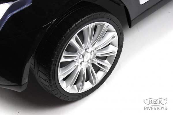 Изображение товара Детский автомобиль RiverToys Range Rover HSE 4WD / Y222YY (черный глянец)