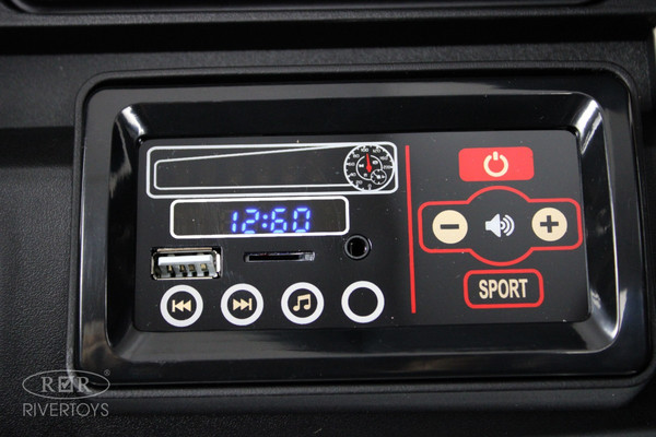 Изображение товара Детский автомобиль RiverToys Range Rover HSE 4WD / Y222YY (черный глянец)