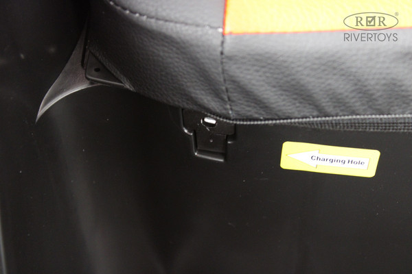 Изображение товара Детский автомобиль RiverToys L888LL (зеленый камуфляж)