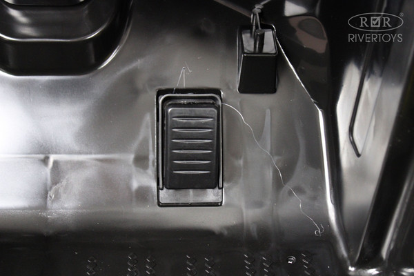 Изображение товара Детский автомобиль RiverToys K888AM (синий)