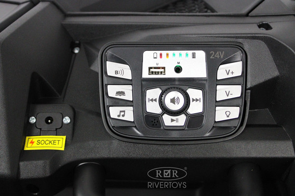 Изображение товара Детский автомобиль RiverToys M222MM (белый Spider)