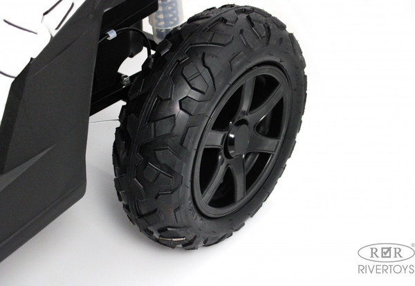 Изображение товара Детский автомобиль RiverToys M222MM (белый Spider)