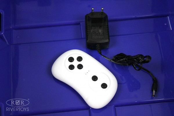 Изображение товара Детский автомобиль RiverToys O555OO (синий)