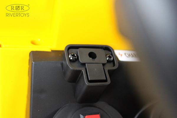 Изображение товара Детский автомобиль RiverToys G001GG (желтый)