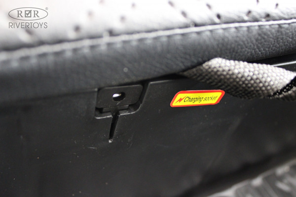 Изображение товара Детский автомобиль RiverToys K777AM (желтый)