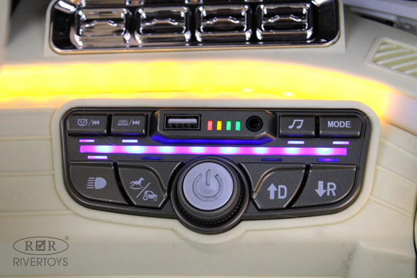 Изображение товара Детский автомобиль RiverToys М333БХ 4WD (белый)