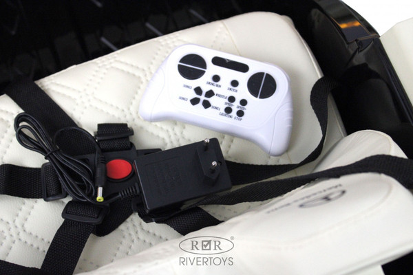 Изображение товара Детский автомобиль RiverToys М333БХ 4WD (белый)