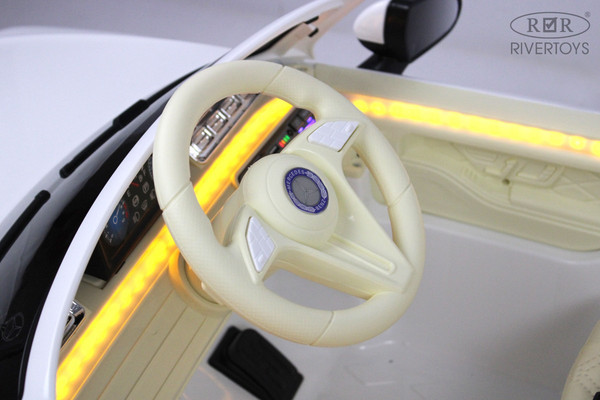 Изображение товара Детский автомобиль RiverToys М333БХ 4WD (белый)
