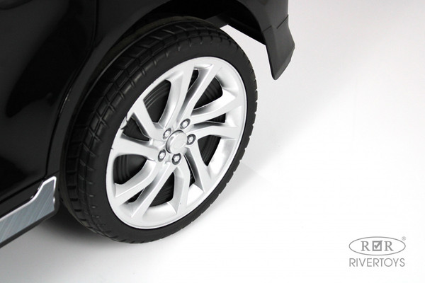 Изображение товара Детский автомобиль RiverToys K555AM (черный глянец)