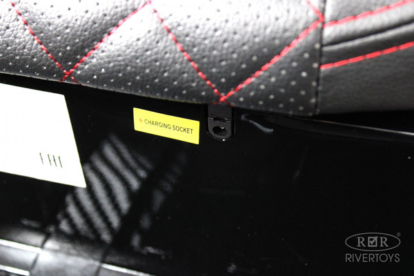 Изображение товара Детский автомобиль RiverToys Mercedes-Benz G63 / K999KK (черный глянец)