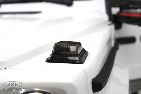 Изображение товара Детский автомобиль RiverToys Mercedes-Benz G63 4WD / K999KK (белый)