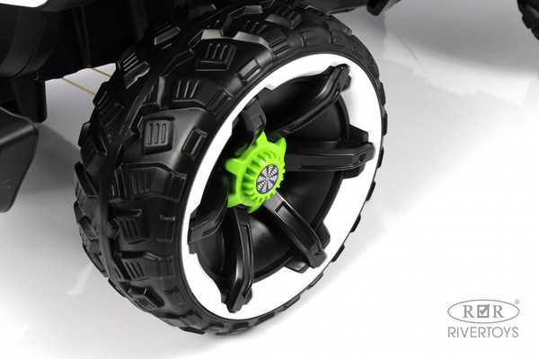 Изображение товара Детский автомобиль RiverToys М222БХ (белый)