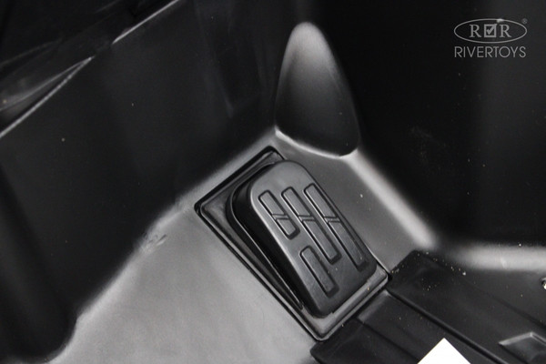 Изображение товара Детский автомобиль RiverToys М222БХ (белый)