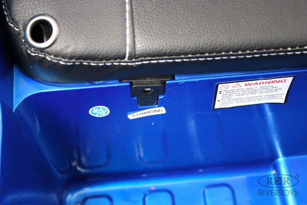 Изображение товара Детский автомобиль RiverToys X004XX (синий глянец)