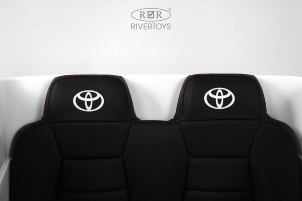 Изображение товара Детский автомобиль RiverToys Toyota Land Cruiser 300 / L999LL (белый)