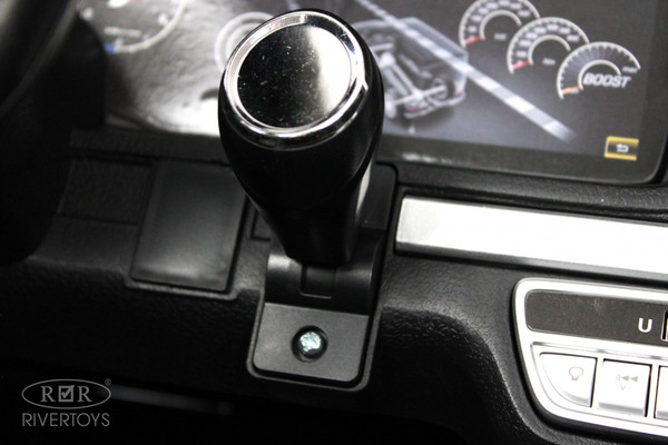 Изображение товара Детский автомобиль RiverToys Mercedes-AMG G63 / S307 (черный глянец)