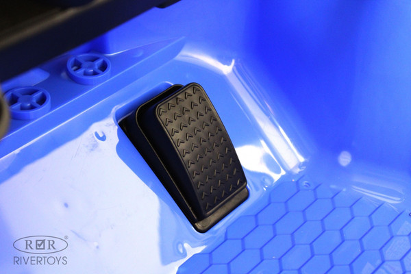 Изображение товара Детский автомобиль RiverToys BMW M4 / A004AA (синий)