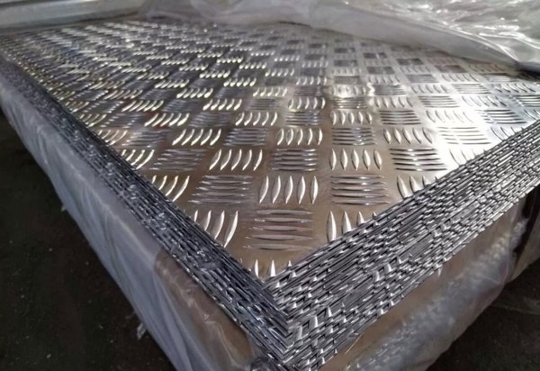 Изображение товара Лист рифленый Формула качества Квинтет Л-1.2x750x800/К (алюминиевый)