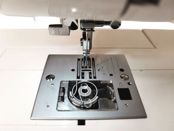 Изображение товара Швейная машина Leader Lazurite Компьютеризированная