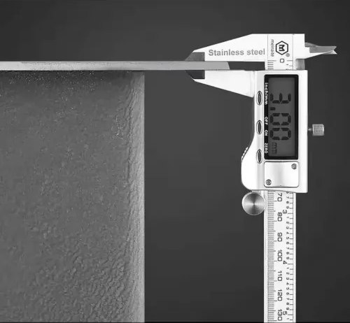 Изображение товара Мойка кухонная Roxen Snake 560220-45-S с ролл-матом и дозатором (сатин текстурный)