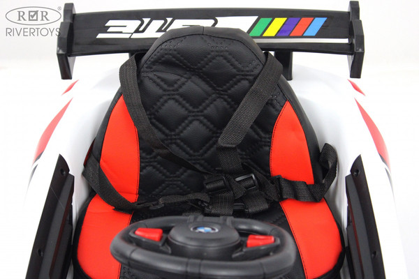 Изображение товара Детский автомобиль RiverToys F444FF (белый)