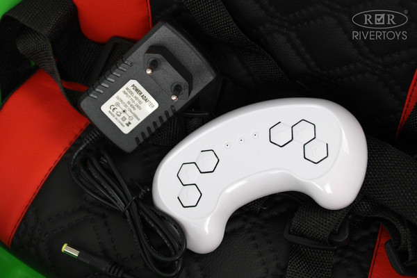 Изображение товара Детский автомобиль RiverToys F444FF (зеленый)