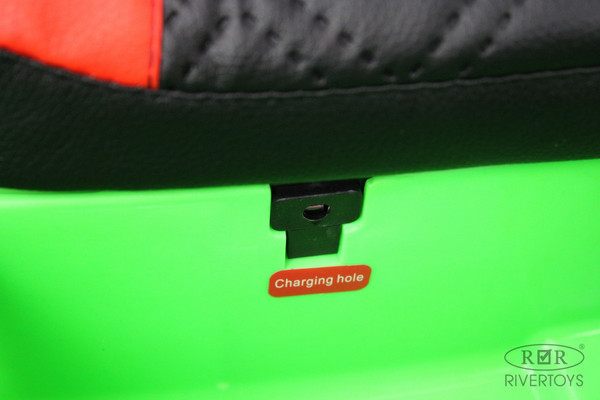 Изображение товара Детский автомобиль RiverToys F444FF (зеленый)