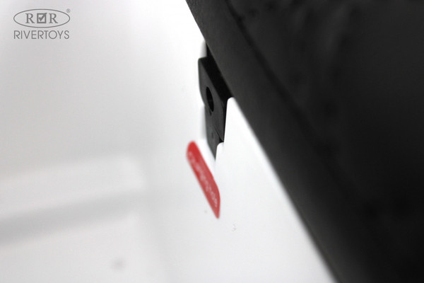 Изображение товара Детский автомобиль RiverToys F333FF (белый)