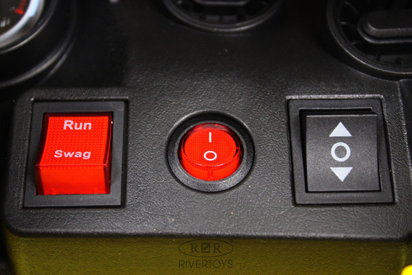 Изображение товара Детский автомобиль RiverToys F333FF (черный глянец)