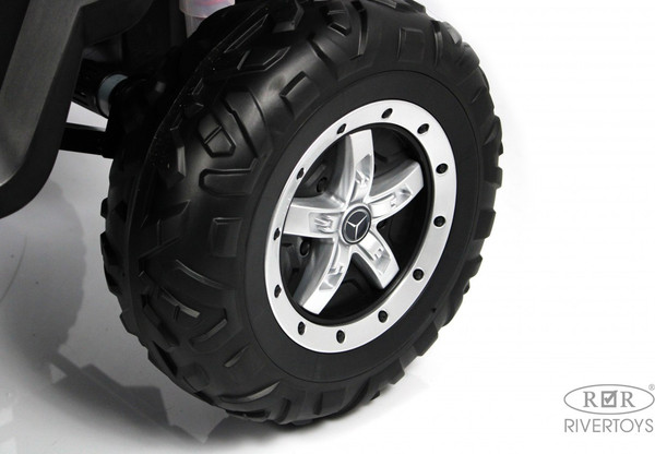 Изображение товара Детский автомобиль RiverToys Mercedes-Benz Unimog Concept P555BP (серебристый глянец)