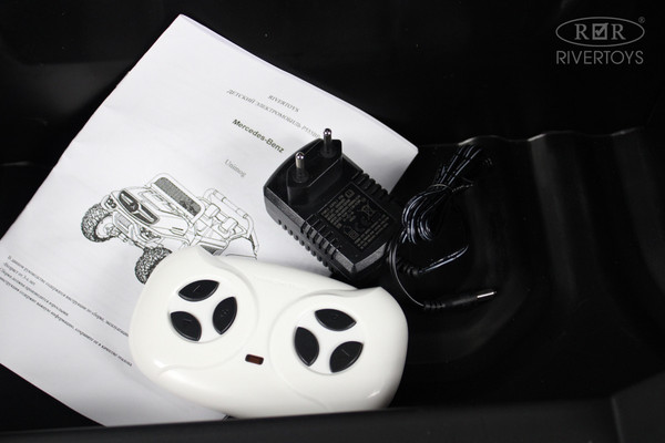 Изображение товара Детский автомобиль RiverToys Mercedes-Benz Unimog Concept P555BP (серебристый глянец)