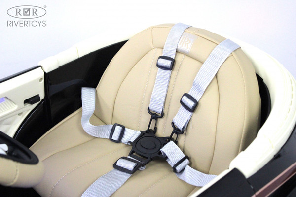 Изображение товара Детский автомобиль RiverToys Rolls-Royce E444EE (черный глянец)