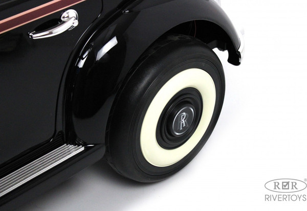 Изображение товара Детский автомобиль RiverToys Rolls-Royce E444EE (черный глянец)