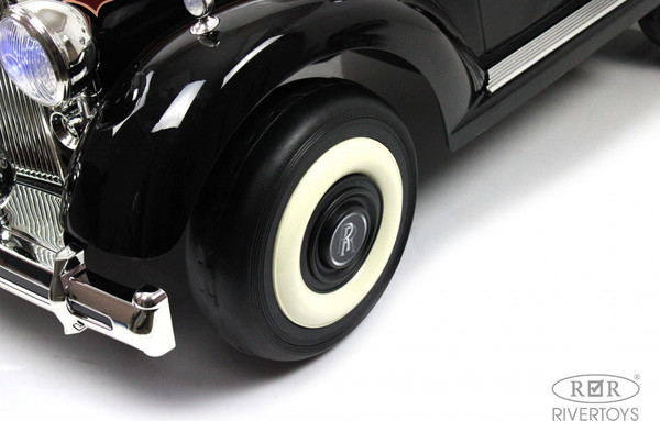 Изображение товара Детский автомобиль RiverToys Rolls-Royce E444EE (черный глянец)