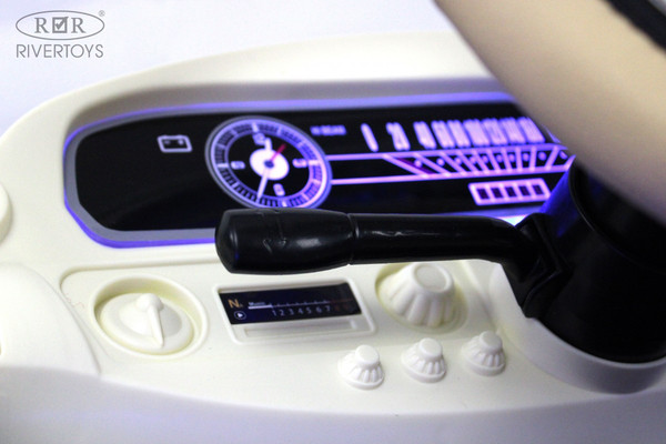 Изображение товара Детский автомобиль RiverToys Rolls-Royce E444EE (черный глянец)