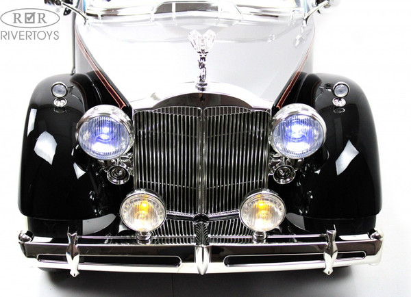 Изображение товара Детский автомобиль RiverToys Rolls-Royce E444EE (черный глянец)