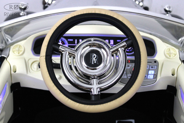 Изображение товара Детский автомобиль RiverToys Rolls-Royce E444EE (черный глянец)
