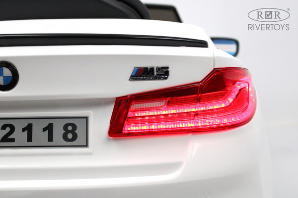 Изображение товара Детский автомобиль RiverToys BMW M5 Competition A555MP (белый)