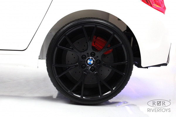 Изображение товара Детский автомобиль RiverToys BMW M5 Competition A555MP (белый)