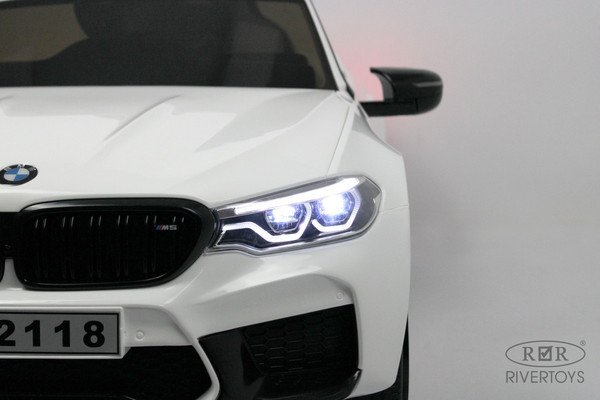 Изображение товара Детский автомобиль RiverToys BMW M5 Competition A555MP (белый)
