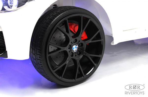 Изображение товара Детский автомобиль RiverToys BMW M5 Competition A555MP (белый)