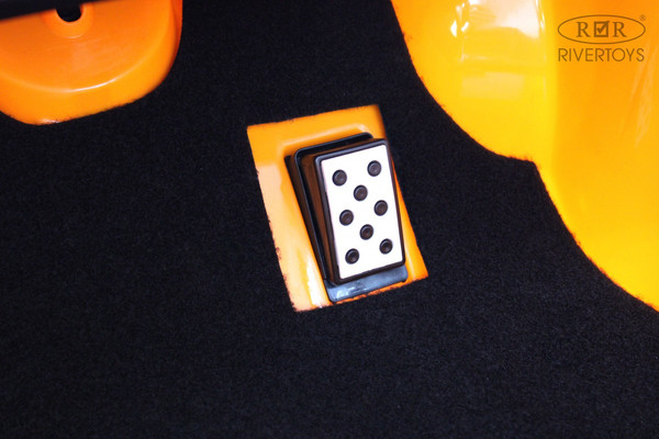 Изображение товара Детский автомобиль RiverToys Lamborghini Urus E777EE (оранжевый)