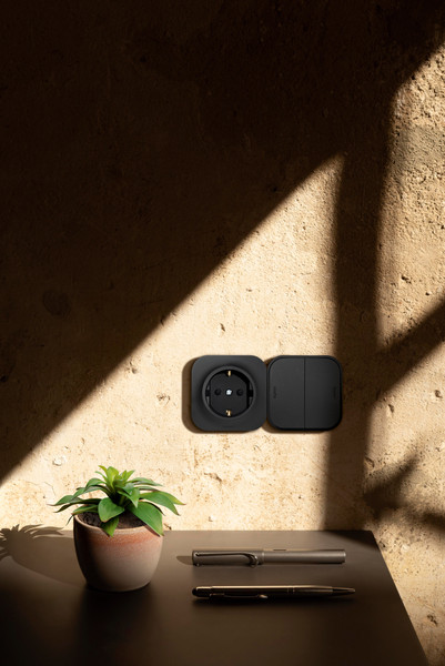 Изображение товара Выключатель Legrand Quteo 782474 (черный матовый)