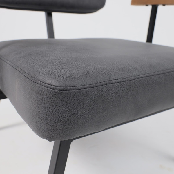 Изображение товара Кресло мягкое AksHome Booker (экокожа винтажный черный Watusi 16/черный)