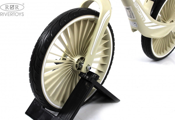 Изображение товара Беговел RiverToys HB-007-14 (белый)