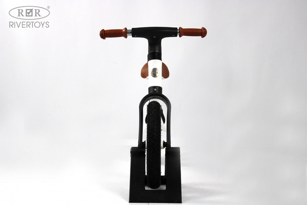 Изображение товара Беговел RiverToys HB-001 (белый)