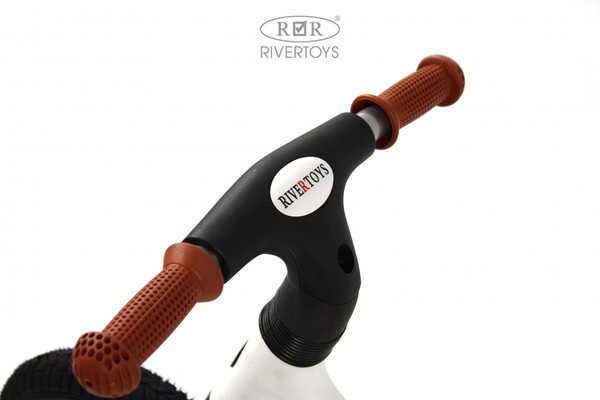 Изображение товара Беговел RiverToys HB-001 (белый)