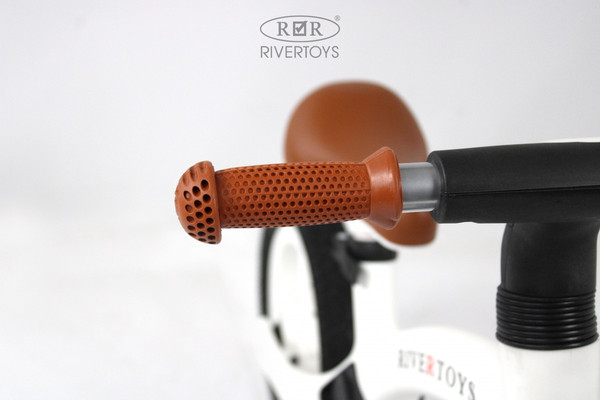 Изображение товара Беговел RiverToys HB-001 (белый)